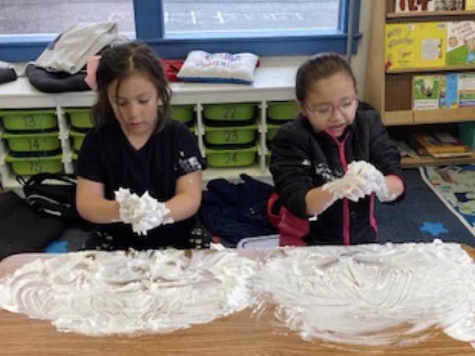 letsgoconejo's tweet photo. Our #MayMemory is from the wonderful @Courtney_Adler She said one of her favorite memories was he students practicing their spelling in shaving cream! #EngagedLearning https://t.co/6siGlO4bbt
