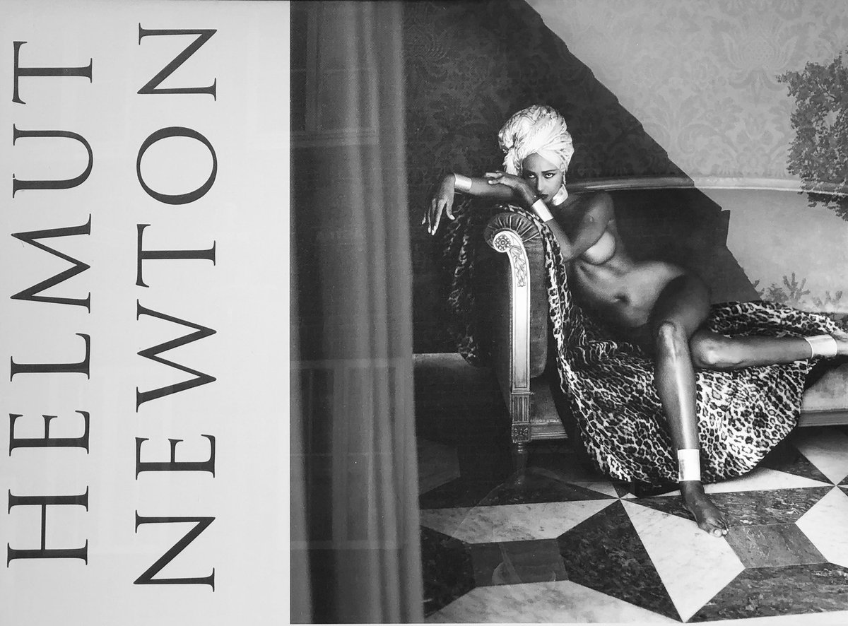 ArtKissBlog's tweet photo. 100 Jahre Helmut Newton. #helmutnewton #photography #celebrities #fashion #iman https://t.co/yoQOjkpvzR