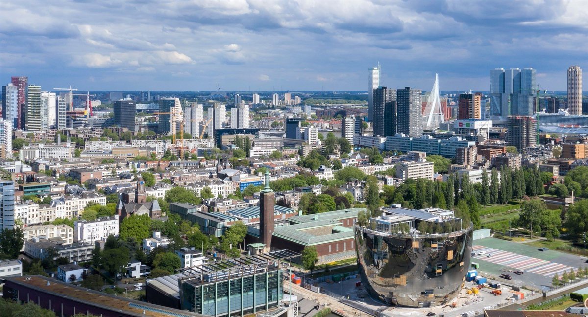 BAMGroup_EU's tweet photo. Beautiful skyline! #icons #depot #Boijmans #DeZalmhaven #BAM #buildingthepresent #creatingthefuture RT @BAMbouwtechniek Twee (toekomstige) iconen van #Rotterdam in één beeld gevangen door @OvanDuivenbode. Depot @boijmans Van Beuningen en @DeZalmhaven.
#doorbouwers https://t.co/0FJPvuqxBO