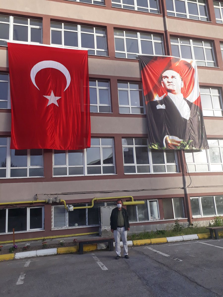 19 Mayıs Atatürk'ü Anma, Gençlik ve Spor Bayramı kutlamaları Doğrultusunda,  İstiklal Marşımızı okulumuzun hopörlerlerinden duyurmak için okulumuzdayız.