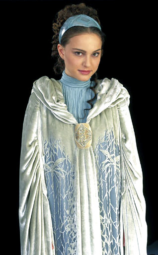 24. visit home (aotc)also cut from the final movie. this outfit is so firmly 2002 that it makes me laugh, but the cloak is what sells it. not sure if i would wear a midriff outfit when bringing my crush to meet my family, but you do you.