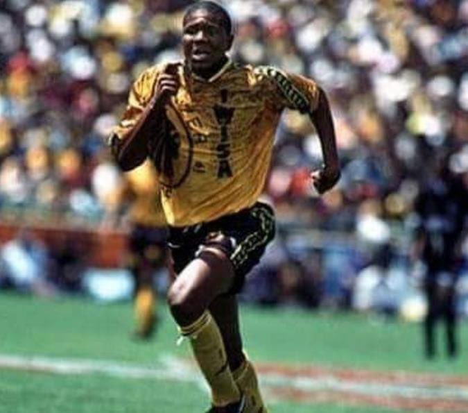 Sthiroro1's tweet photo. When @MbalulaFikile was a household  goal scoring machine. Guga mzimba sala nhliziyo https://t.co/euH08QNWoP