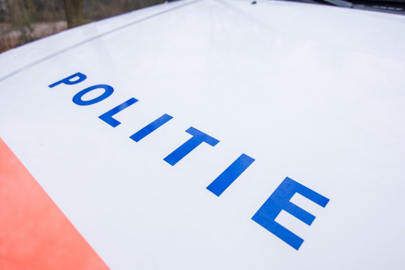 Agent gewond door zwaar vuurwerk in Assen: politie zoekt getuigen -. #Drenthe.