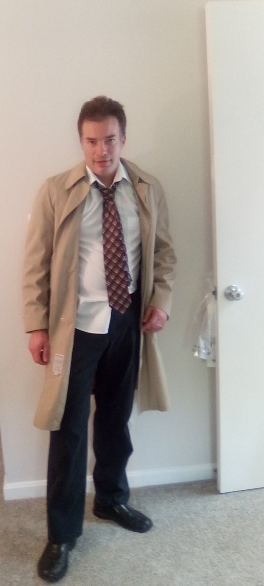 PJOPITZ's tweet photo. Quarentine boredom =John Constantine cosplay ๐งฅ๐๐ญ #cosplay #actor #DMV #MD #MoCoMD #JohnConstantine #Constantine #Hellblazercomics #photos #stayinghome #covid19 #alonetogether https://t.co/357vD8Dh5a