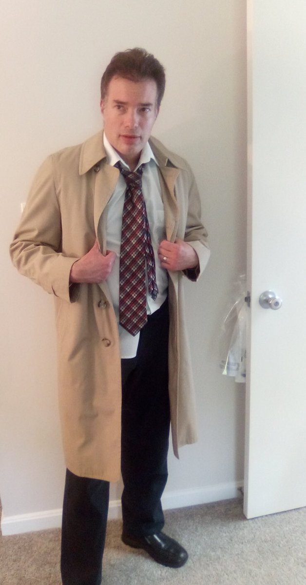 PJOPITZ's tweet photo. Quarentine boredom =John Constantine cosplay ๐งฅ๐๐ญ #cosplay #actor #DMV #MD #MoCoMD #JohnConstantine #Constantine #Hellblazercomics #photos #stayinghome #covid19 #alonetogether https://t.co/357vD8Dh5a