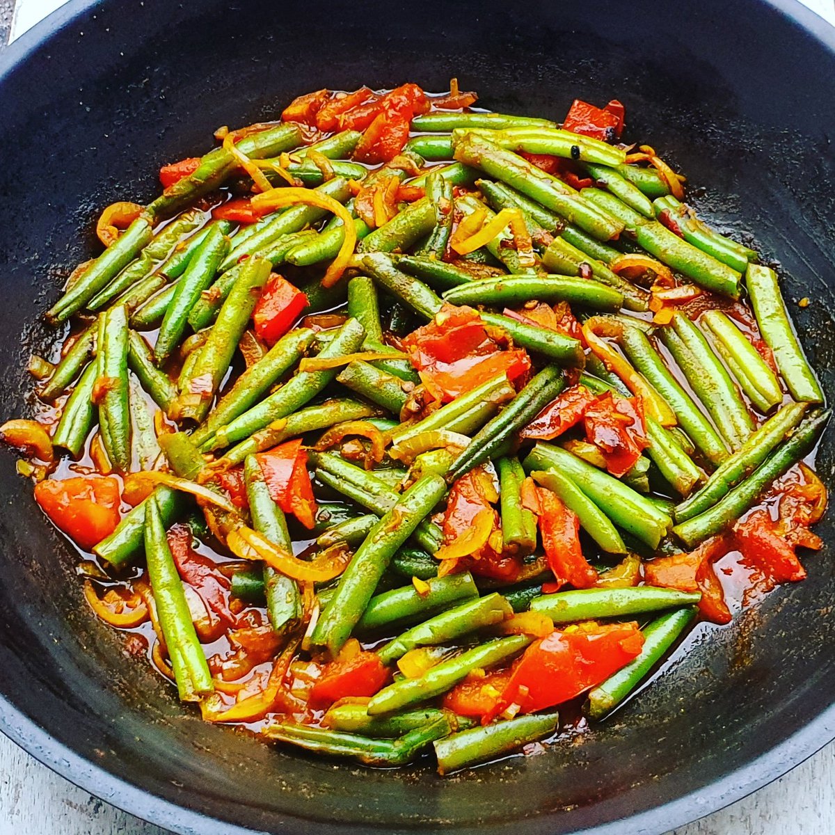 kokkiescooking's tweet photo. Curry Green Beans #recipe on https://t.co/4jNR6yoC5z #food #foodporn #foodpics #foodie #yum #cook #homecook #homemade #homecooking #comfortfood #healthy #healthyfood #kokkiescooking #surinamesefood #greenbeans #currybeans #surinamefood #surinaams #surinaamseten #vegan #vegetarian https://t.co/uCbSl7BPUA