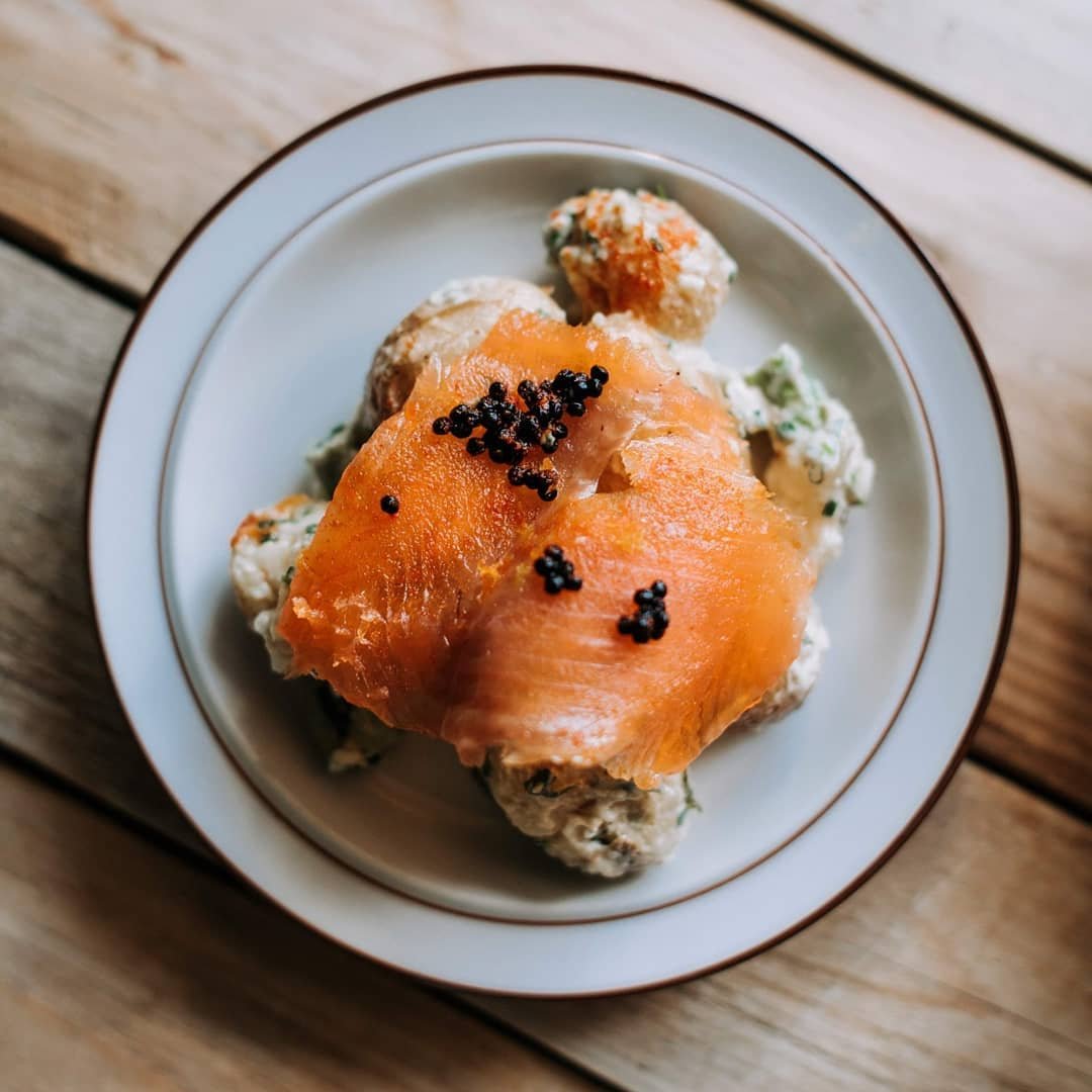 Quoi ?! Vous n'avez pas encore essayé le Gravlax de truite avec salade de pommes de terre et asperges ?? C'est maintenant que ça se passe! 😍
👉En ligne au restotapeo.com
👉Par téléphone 514-439-9089

📸 Villeray pour Emporter