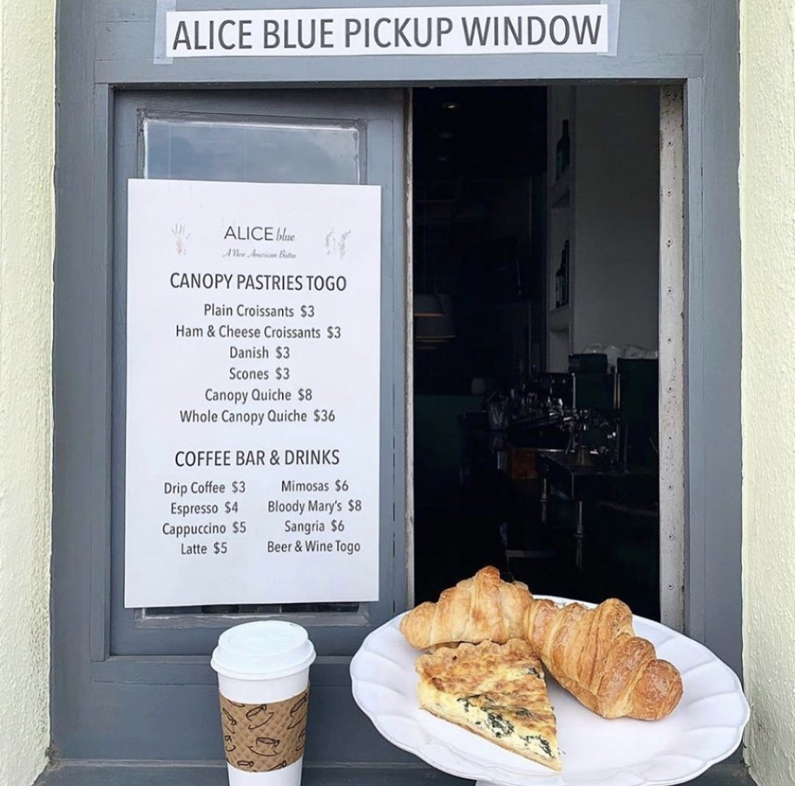 aliceblue_hou's tweet image. The Pick Up Window is OPEN. TODAY’S SALAD SPECIAL: Roasted Bacon Wrapped Duck Breast &amp;amp; Apricot over a Salad of Romaine, Spinach, Arugula, Spiced Pecans, Blue Cheese and Citrus Vinaigrette! Our Dining Room and Patio are also OPEN #HoustonHeights #EatLocal #PickUpWindow #LiteLunch