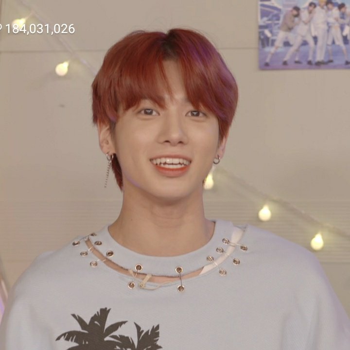 screenshots i took of the vlive earlier today ~a random thread