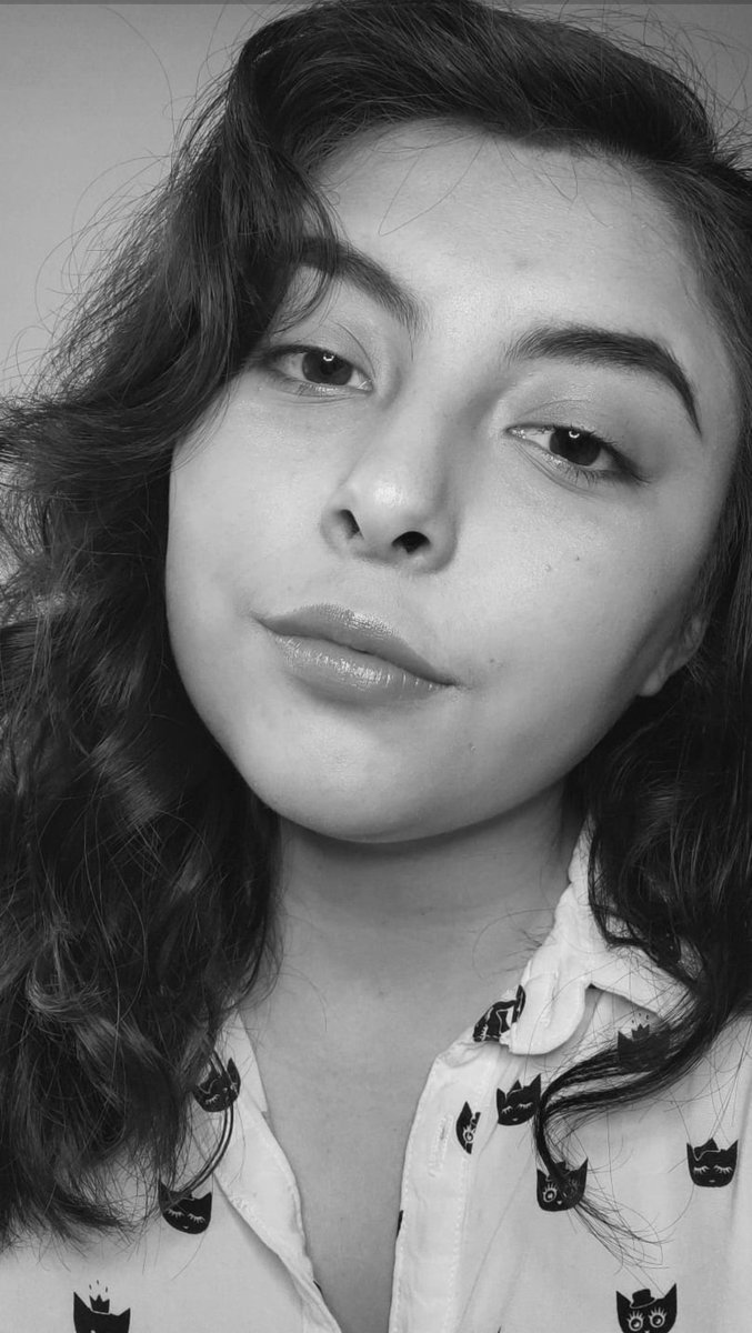 shaygloria's tweet image. I don't always take selfies because I judge myself harshly, but today I allowed myself to redirect those negative thoughts and you know what? I felt confident and loved in every picture  #tuesdayvibes #stopselfhate #mentalhealth