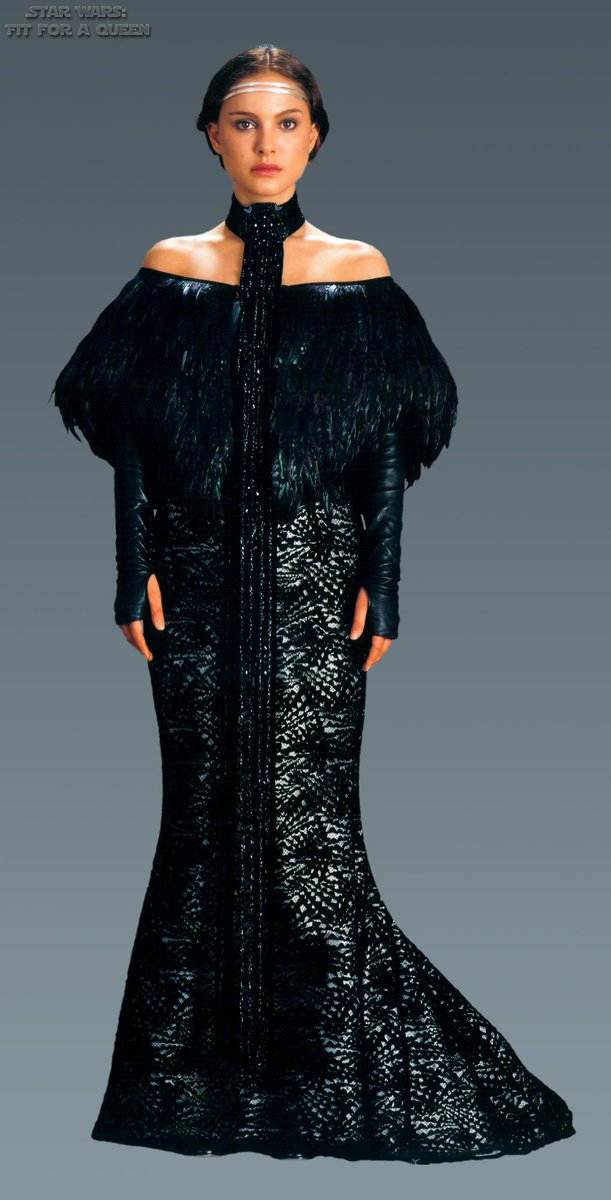 17. dinner with anakin (aotc)simple, yet elegant. i love a dramatic feather cape and intricately beaded scarf. i especially love the whole art deco dominatrix vibe she's she's giving off. a classic. we stan.