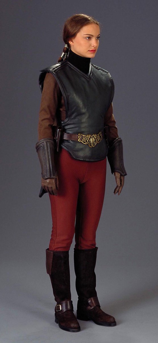 16. pilot disguise (aotc)naboo has the best fashion, especially since i'm a sucker for art nouveau-inspired clothes. the pilot uniform is a lovely combination of warm tones and despite being military is still clearly sticking to the naboo aesthetic.