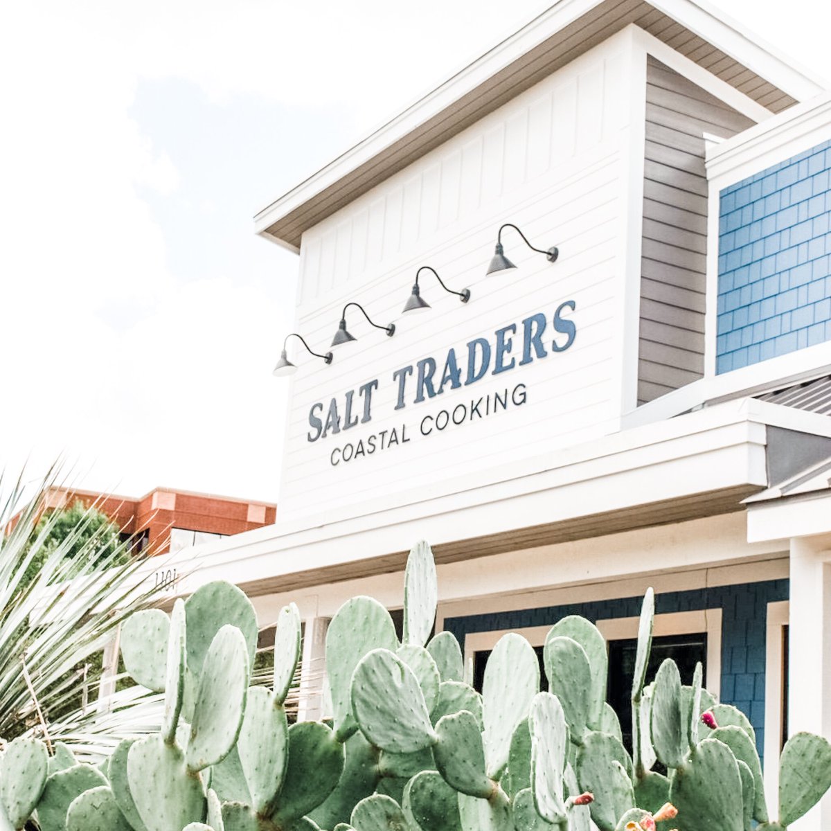 Salt Traders is setting the sails for #dinein service! 🌊 So swim on in, or call us to reserve your table 🍽

HOURS
3- 8pm Daily
3- 9pm Fri &amp; Sat