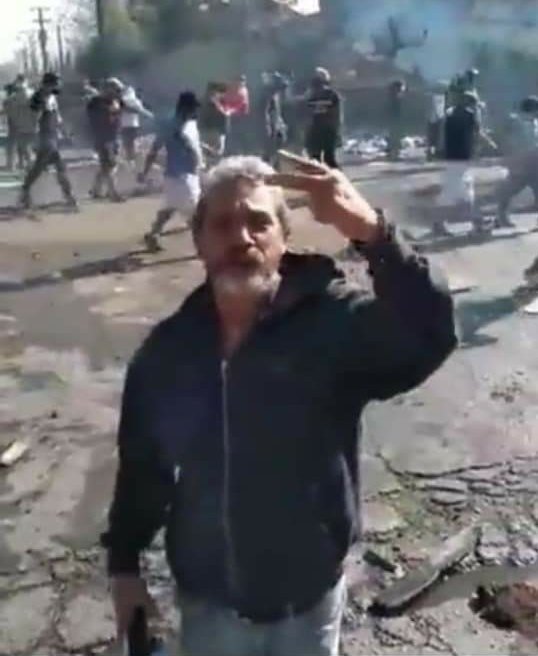 zebravoyager's tweet photo. Aquí el compadre que lideraba la protesta del bosque .... https://t.co/oOwXjlOmfN