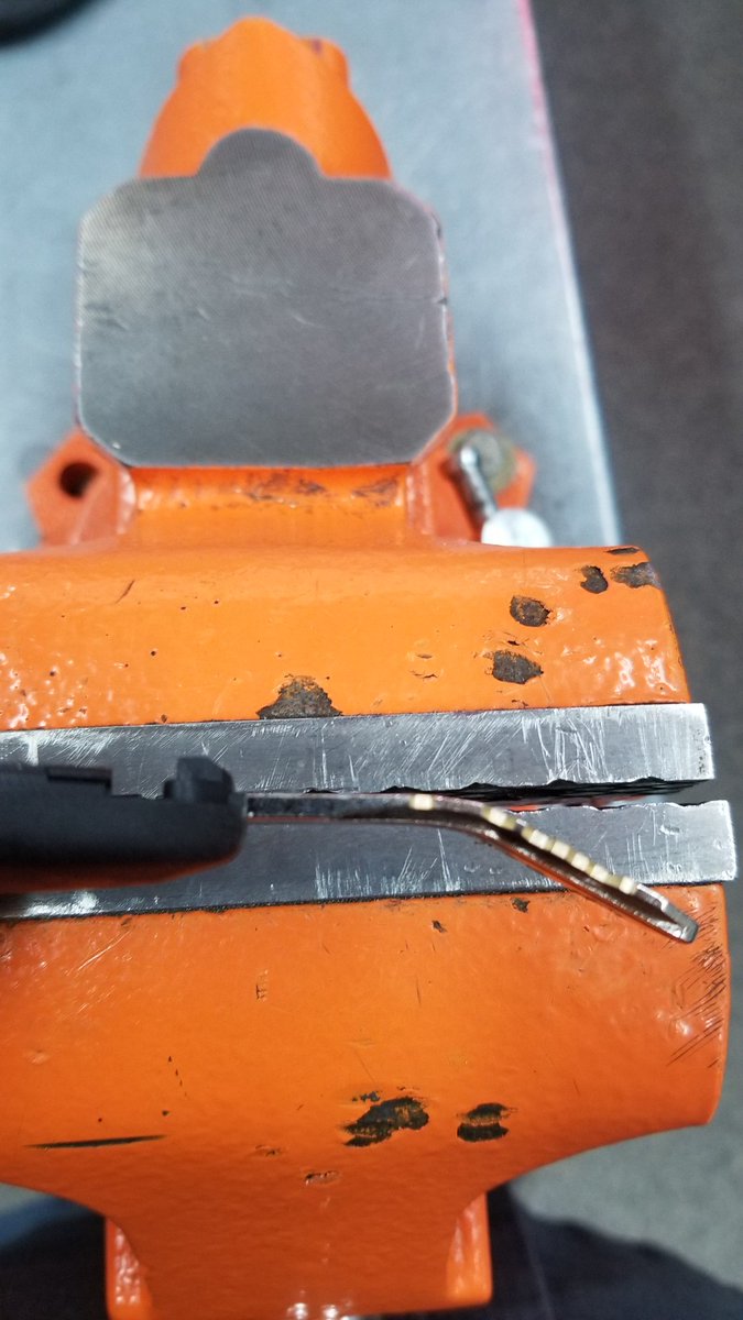 BobsLock's tweet photo. Take a look at how this Dura-Shell holds up under pressure that bends the metal blade on this car key!
#locksmith #locksmithing #lockpicking #utahlocksmith #locallocksmith #localbusiness #key #keyfitting #keyfob #carkeyfob #carkeys #durashell https://t.co/dYohdAvXGJ
