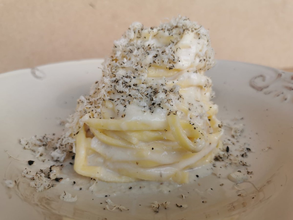 granodublin's tweet photo. Special of the week on the Grano a Casa menu. Tagliolini al Tartufo made with black truffle and parmigiano served with fresh summer black truffle from Umbria on the side. 

Available now for order from our click and collect menu at https://t.co/zpCUpnFcnY https://t.co/E02zZBud5w