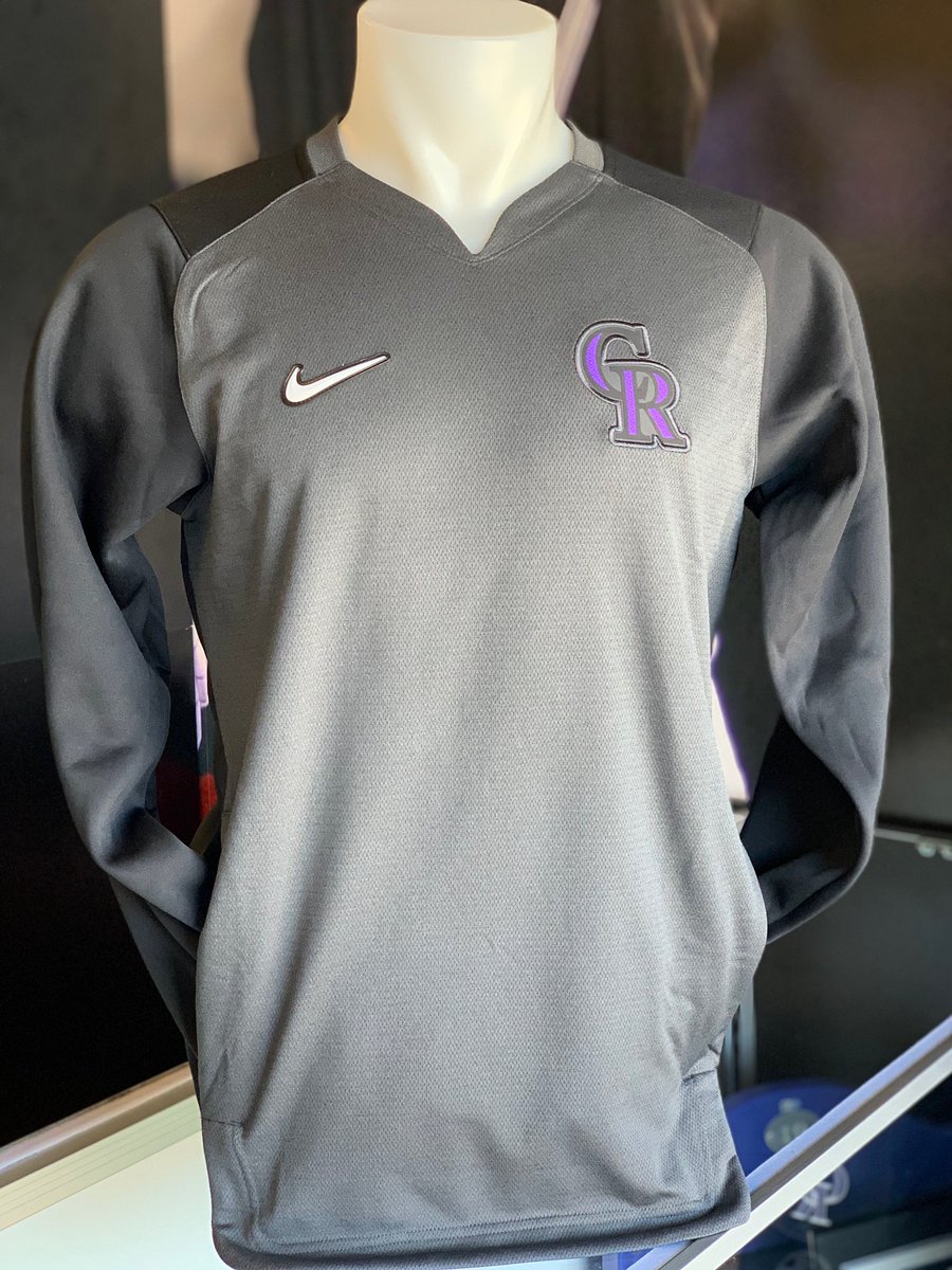GIVEAWAY WEEK! Today-Friday we will be giving away a piece of our Authentic Collection! All you need to do for a chance to win is like, retweet, and tag a friend! If they follow us as well, then both of you will win! Today we are featuring our Thermal Crew Pullover!