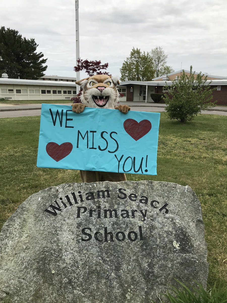 SeachPrincipal's tweet photo. Student belongings pick up this week, Wednesday-Friday 1-2pm!  #SeachRoars https://t.co/Ak94uf3gtX