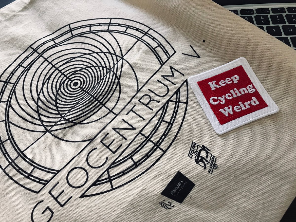 ccvolata's tweet photo. ¿Tienes morriña de #Geocentrum y no pudiste participar en la última edición?
Ya están disponibles en nuestra tienda la bolsa y el parche oficiales. ➡️https://t.co/bwAEFhiOnr https://t.co/skfVbdhAfA