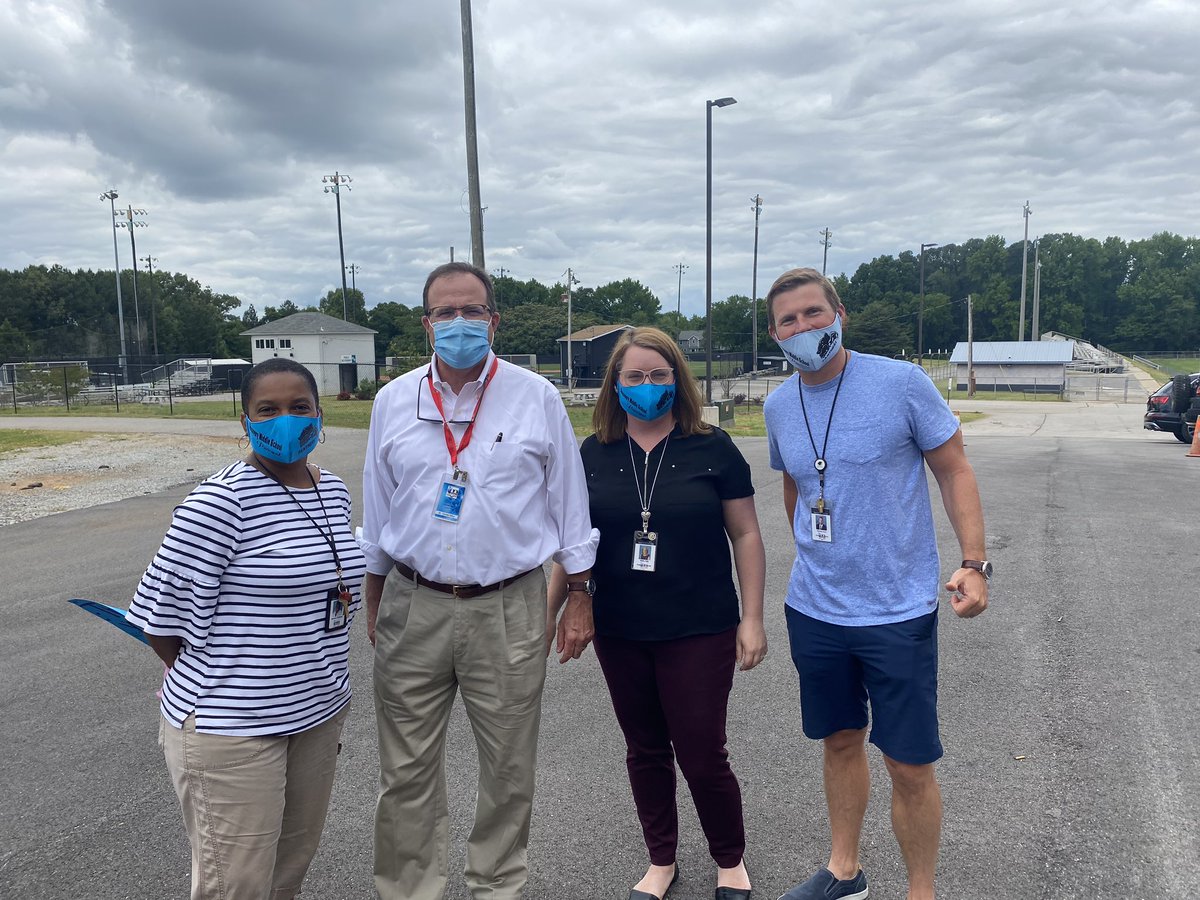 Thanks <a href="/Ecnichols61/">Ed Nichols</a> for helping The A-Team distribute lunches today! <a href="/DMSPanthers1/">Discovery Middle</a> #dmslearn #mcslearn <a href="/FranksGerald/">Gerald Franks</a> <a href="/CoachKateWade/">Kate Wade, NBCT</a> <a href="/Kyancey8/">Kurt</a>