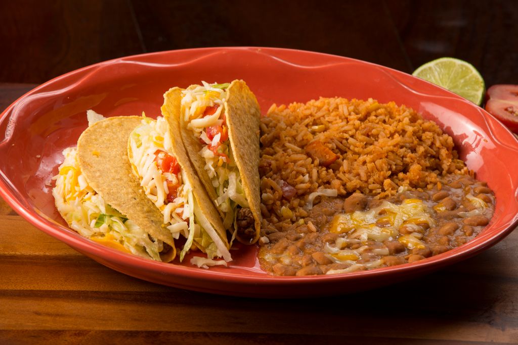 Kmachosofficial's tweet photo. Celebrate #TacoTuesday Take-out style or dine-in!๐ฎ #KMachos is strictly following all CDC guidelines for restaurants to make sure our staff and guests are safe! We are also still offering carryout at both locations & curbside service in OP. Order at https://t.co/6Y3TCC4pFd https://t.co/5giGl80FeE