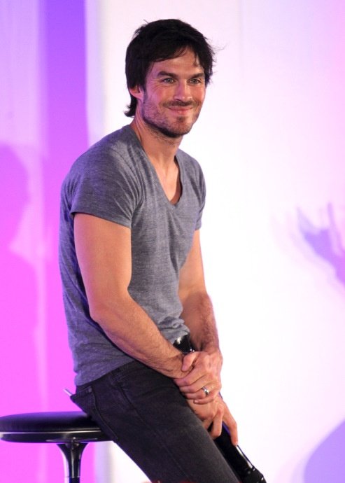 iLoveMrSmolder's tweet photo. He hottt @iansomerhalder 🔥 https://t.co/v1kfw0PiFO