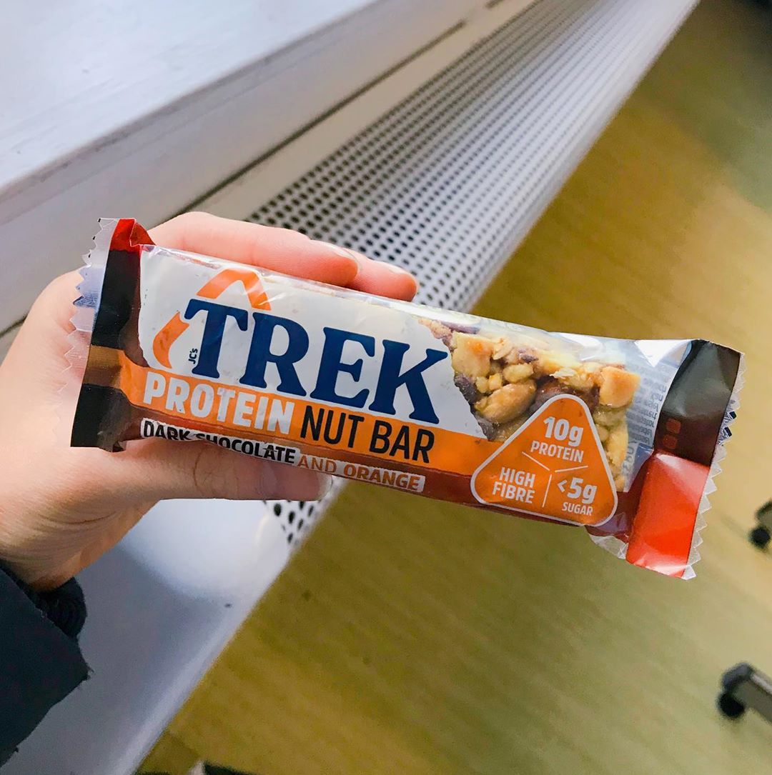 Delicious tangy orange and rich chocolate, our protein-packed nut bars will keep your energy up for longer with their slow-release energy. #TREKkeepsmegoing #FeelGoodEnergy #StayActive 📸: <a href="/vegangossip/">vegangossip</a>