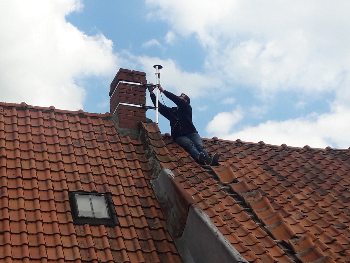 Nouvelle base RTK en #openSource #centipede <a href="/complementterre/">julien ANCELIN</a> qui couvre le #gedaduternois ! Merci à <a href="/GuilleolivierM/">Guille Olivier</a> de <a href="/SamsysFr/">SAMSYS</a> pour l'installation et le paramétrage ! 👏Bientôt des applications agricoles à gogo avec une précision centimétrique ! #agopengps #RTK #autoguidage 👍