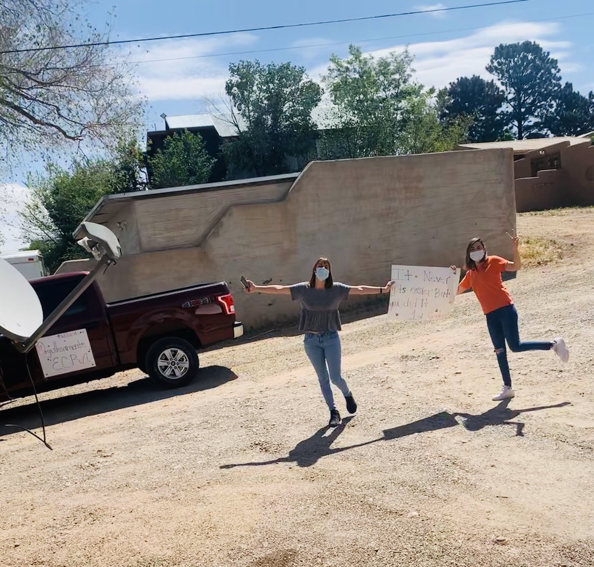 maru_r0driguez's tweet image. My kids teachers drove by our house to say good bye from a distance 😭 got nothing but respect for them #teachers #ThankATeacher #goodbyeschoolyear #SantaFeNM #ECRA #RaquelLopez #MsGarcia