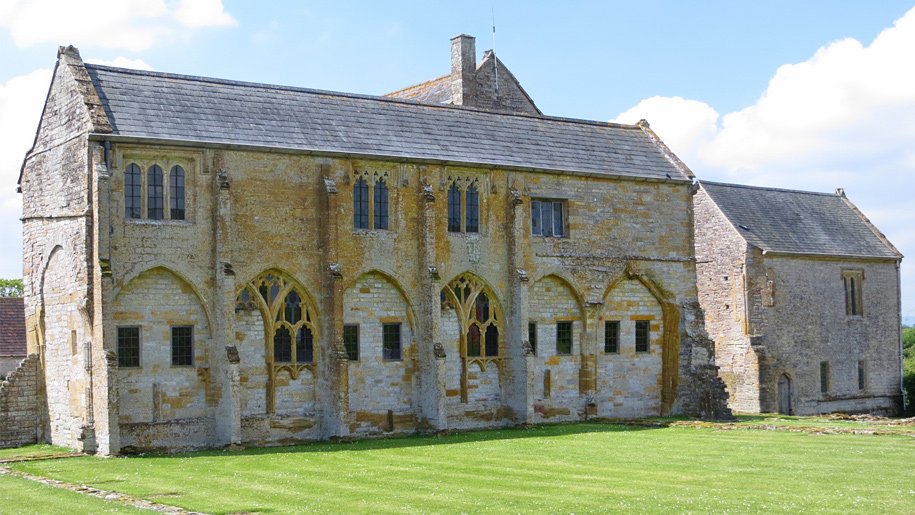 Muchelney Abbey is EH so pretty well-known. Benedictine, f.950, £511 gross, dissolved 3 Jan 1538. All that really survives above the footings is the S walk of the cloister (once fan-vaulted), the reredorter and the abbot's lodgings, which of course is described as a "Tudor house"