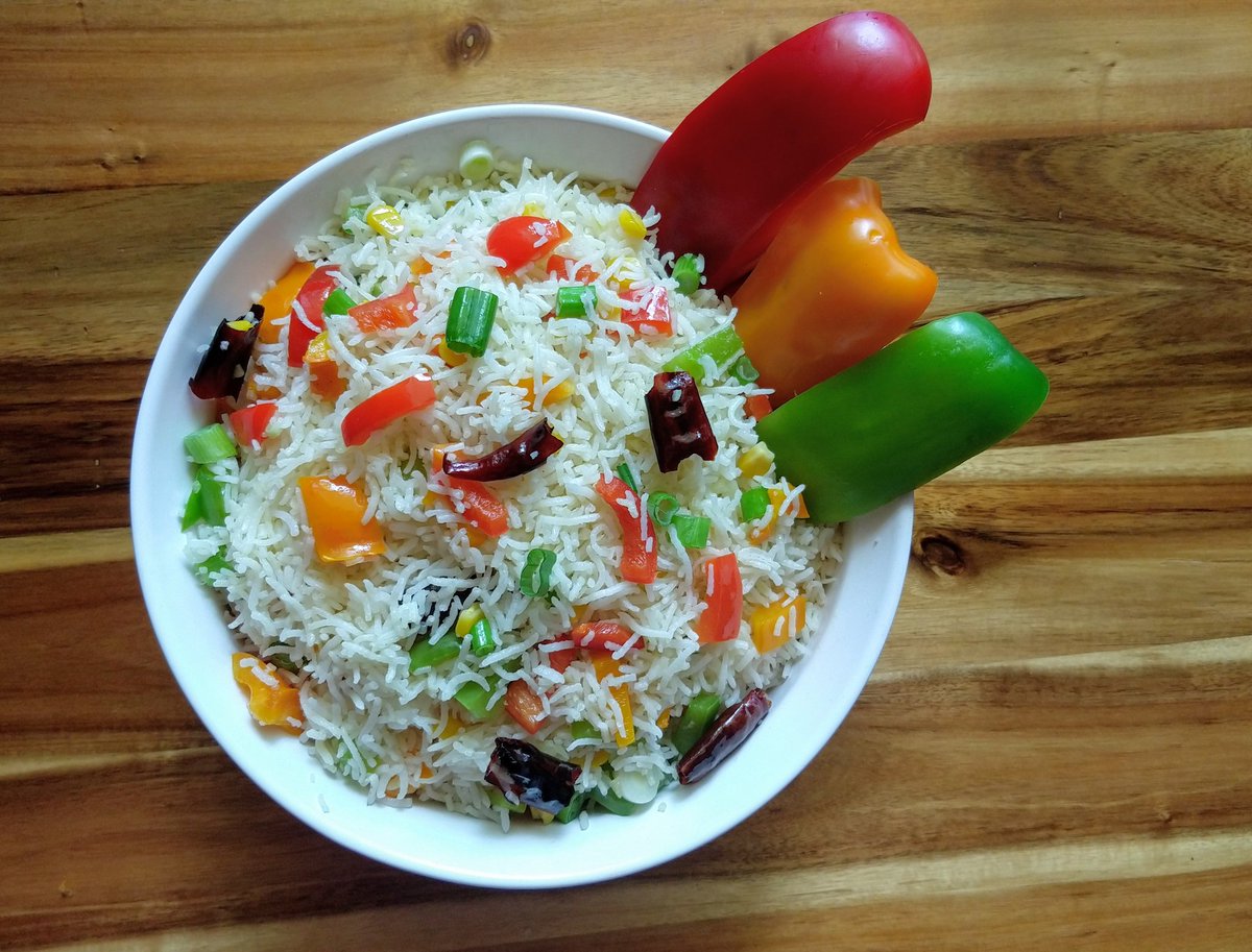 AnnamYumm's tweet photo. Corn Capsicum Rice

#IndianCooking #Bellpepper #Garlic #Vegetarian #HealthyFood

Link: 
https://t.co/AKvCdKECJP https://t.co/dVRA0nzahL