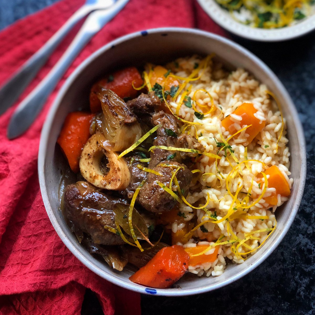 zola_nene's tweet photo. BRAISED BEEF SHIN with BUTTERNUT RISOTTO & CITRUS GREMOLATA
.
My dinner offering to celebrate @Anele ‘s birthday... now I’m just waiting to see if she gives my dish her #ApprovedByAnele stamp of approval 🤞🏾
.
.
#zolanene #a36 #50boxes #ApprovedByAnele https://t.co/u02Ur7Q82f