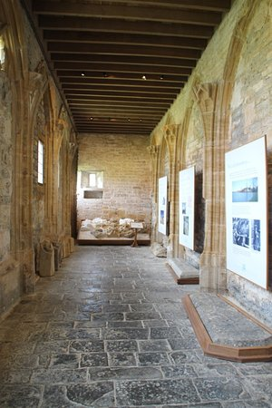 Muchelney Abbey is EH so pretty well-known. Benedictine, f.950, £511 gross, dissolved 3 Jan 1538. All that really survives above the footings is the S walk of the cloister (once fan-vaulted), the reredorter and the abbot's lodgings, which of course is described as a "Tudor house"
