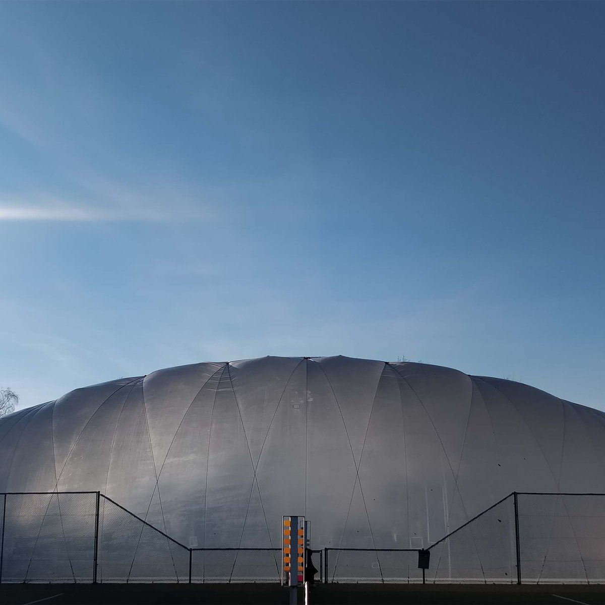 Dreaming of blue skies and sports events!

Why don't you let us know how you are staying on top of your sports training or fitness regimes during this time? ⚽️🏀🎾🏏