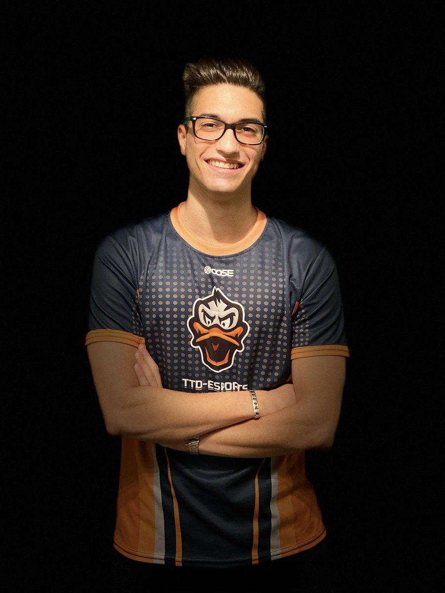 ttdesportsgg's tweet photo. Wir konnten mit @Cr7Ttd den Vertrag verlängern. Wir freuen uns auf die Zukunft.
#GOTTD | #TTDEsports #GamersBase #MMOGA #SchmitzHM #FIFA20 #FIFA https://t.co/eOfN4v9xZL