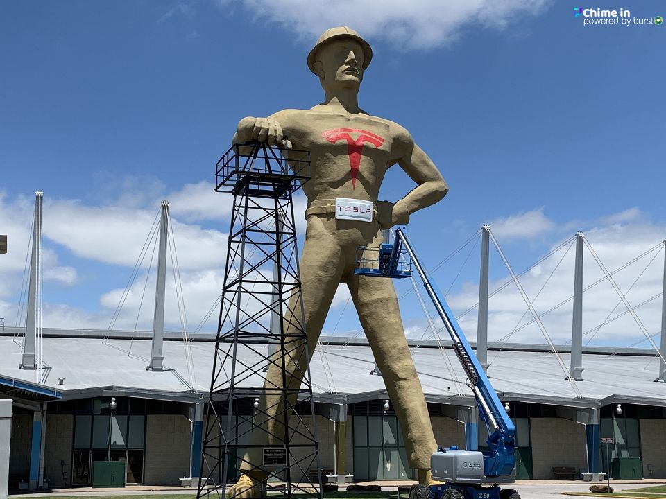 KTULNews's tweet image. TESLA TO TULSA: The Golden Driller is all for Tesla coming to Tulsa.