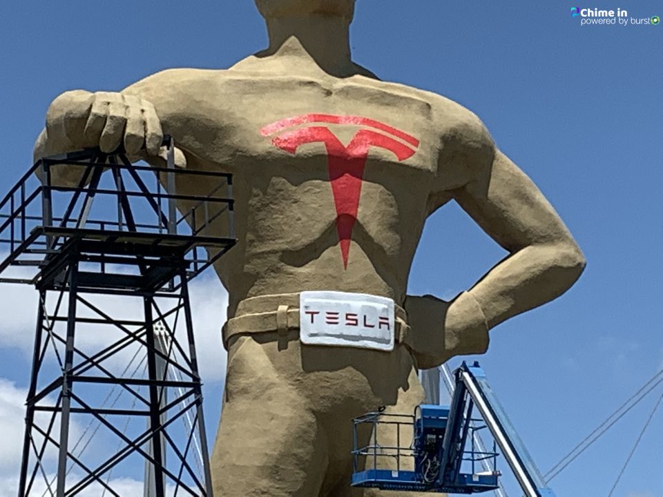 KTULNews's tweet image. TESLA TO TULSA: The Golden Driller is all for Tesla coming to Tulsa.