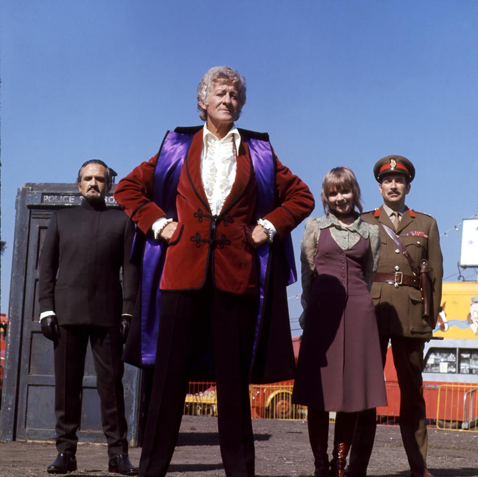  #DoctorWho s7 blu ray cover guess is the original full Pertwee look - dark blue jacket and black cape with red lining. S8 I imagine would be the red jacket and cape with purple lining.