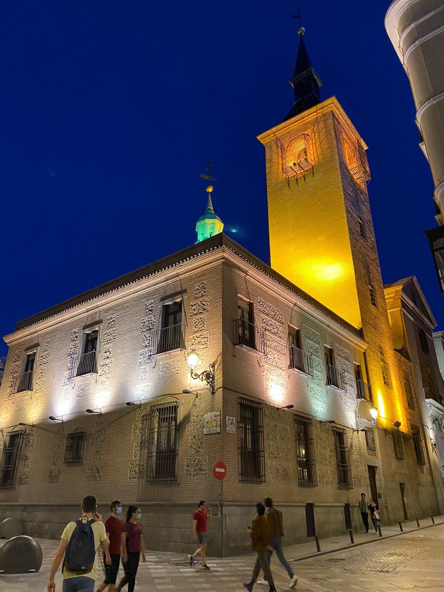 ChocoSanGines's tweet photo. Así luce ahora nuestra vecina, la Iglesia de San Ginés; ¡qué suerte tienen quienes pueden pasear por aquí! Y más si finalizan su paseo recogiendo una ración de churros 💚
📸 @NeruMadrid
-
#desescalandomadrid
#tradicionmadrid
#madrid
#paseoasangines
#puertadelsol https://t.co/ME5Lbs0sFq