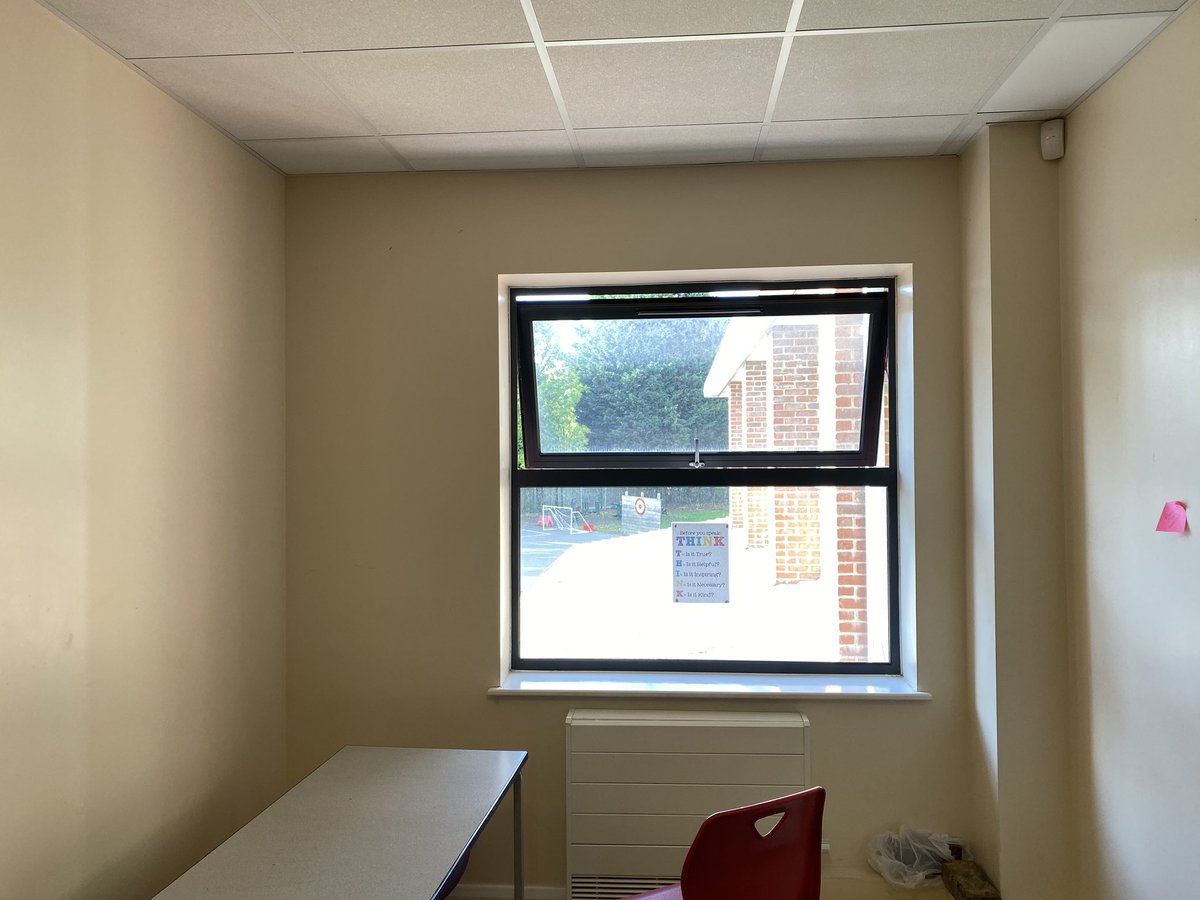 schooldisplays1's tweet photo. Who could guess....?? https://t.co/tyWpqSpUbi
