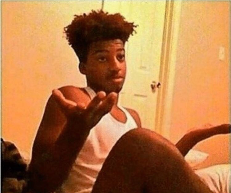 sheluvsk4i's tweet photo. We all have that one teacher that licks their fingers before handing you a worksheet 😭😭#schoolsreopening #angiemotshekga https://t.co/TlDVjgcgsA