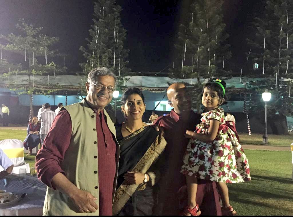 sonalikulkarni's tweet photo. It’s Girish uncle’s birth anniversary today and I feel all of 17...the first time I met him...he enriched me till the last time we met...and he still does ❣️❣️❣️ drenched in gratitude and love.. 
#GirishKarnad #fatherfigure 
#firstdirector #mentor https://t.co/7OA1FSbPMp