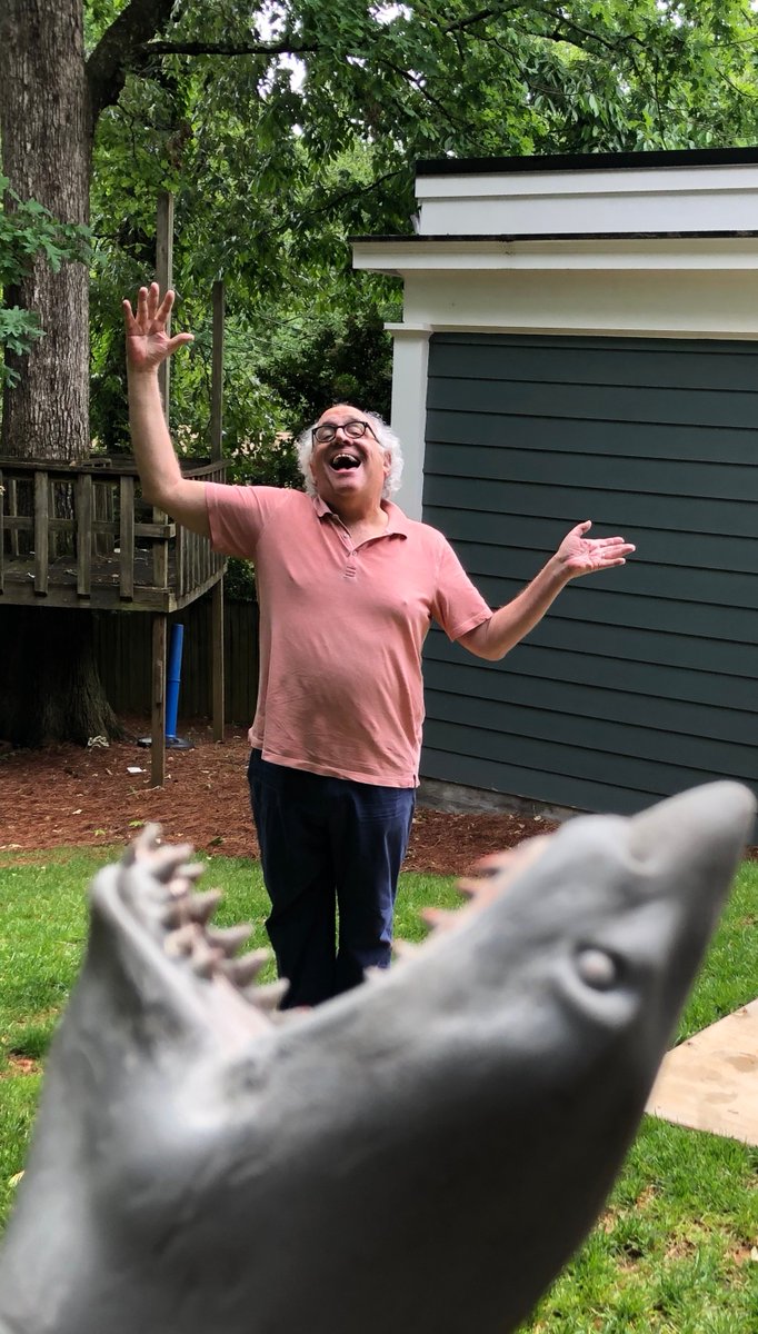 jedmison12's tweet photo. Fun forced perspective shots from 4th grade, Jack and Jack! #walower #woodwardway #photography https://t.co/u8uPWLG7PQ