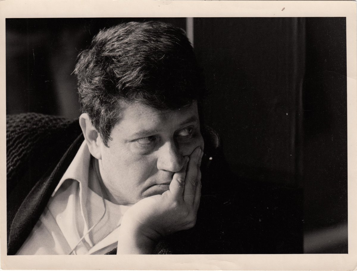 Fotosdecomics's tweet photo. Y en este repaso de cumpleaños no puede faltar El tano Hugo Pratt. https://t.co/13H2FbjV2v