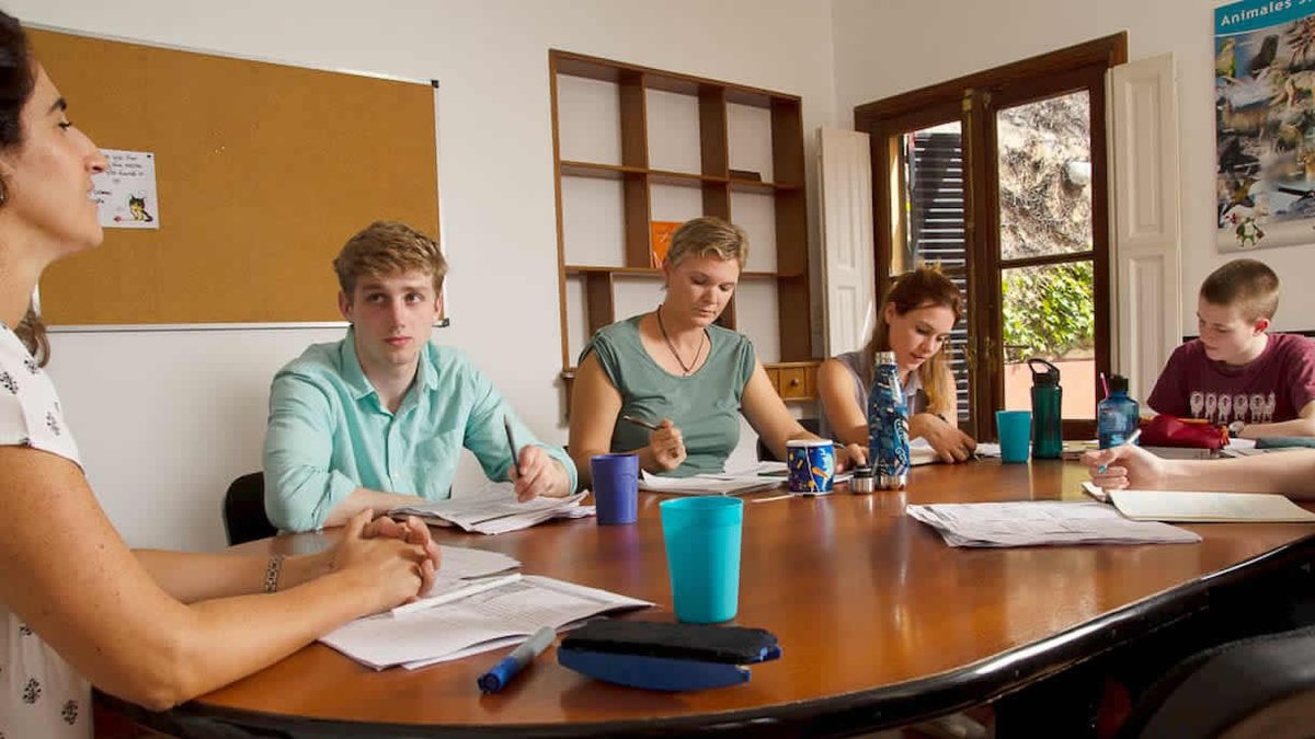 slatinamerica's tweet photo. Our intensive Spanish group course of 4 hours per day / 20 hours per week is our most popular course we offer. In which course are you most interested? https://t.co/tUU7NKjXVo #StudySpanish #GroupCourse #IntensiveCourse https://t.co/c7d4PTtKWc