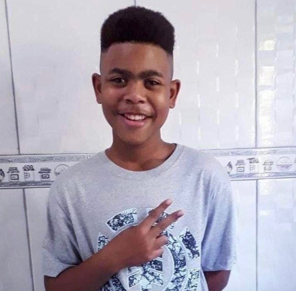 "A polícia chegou lá de uma maneira cruel, atirando, jogando granada, sem perguntar quem era. Se eles conhecessem a índole do meu filho, não faziam isso. Um estudante, servo de Deus.” João Pedro Mattos, de 14 anos, foi baleado e morto no Rio de Janeiro, durante operação policial.