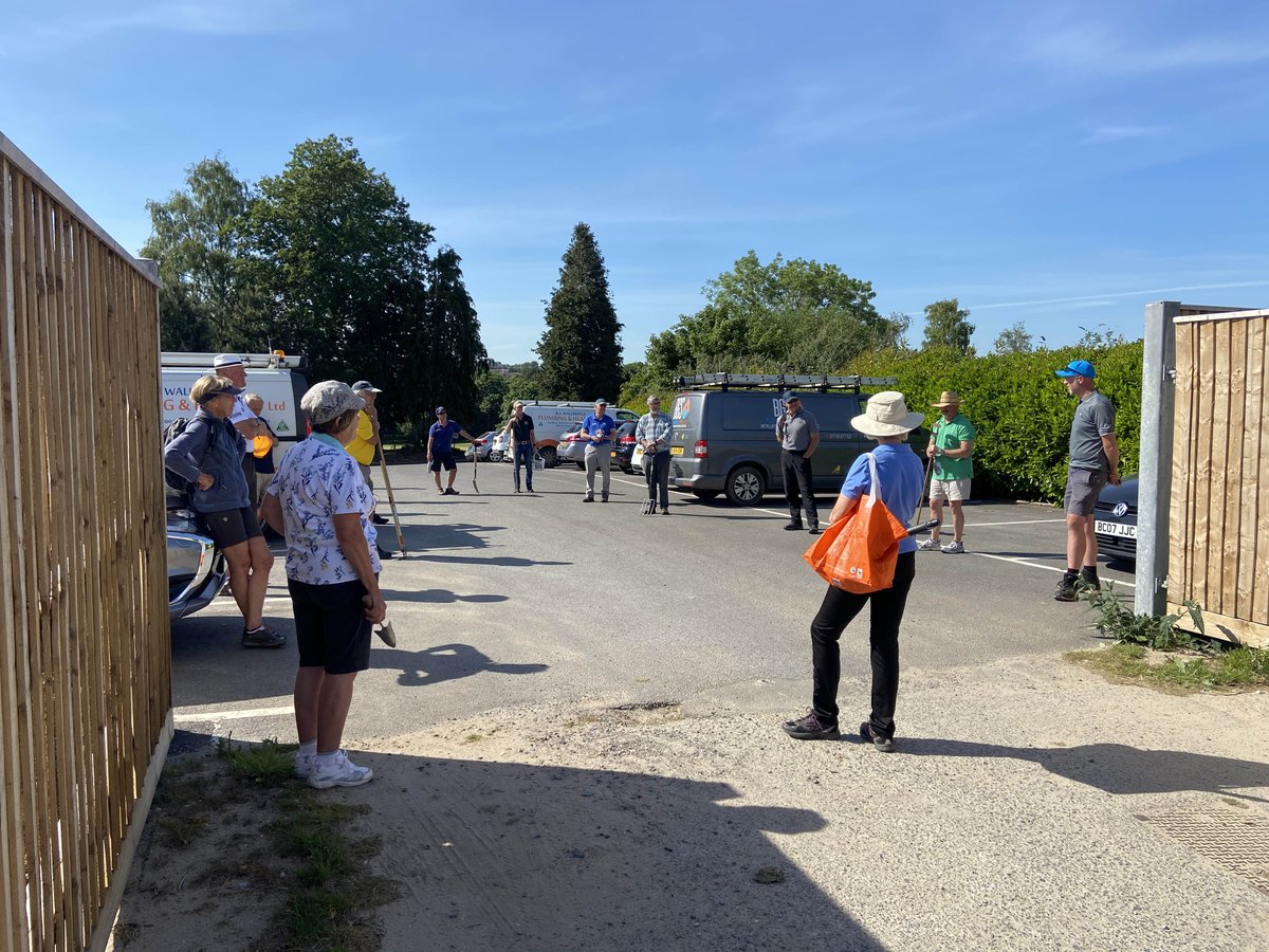 Yeovil_GC's tweet image. Thank you so much to all the volunteers who helped weed the bunkers on both courses this afternoon. Amazing job! #teamwork