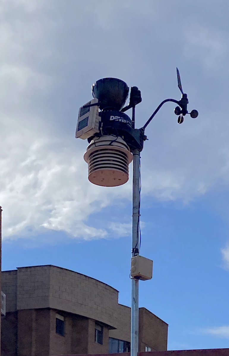AvIlustracion's tweet photo. Nuevo pluviómetro #Aerocone de @davisinst instalado y ya operativo. Mantenimiento anual realizado y pluviómetro sustituido !
#DavisVantagePro2Plus #MeteoIlustracion @AvIlustracion
☀️ ☔️ ⛈ seguimos ! https://t.co/TFjlYhDm42