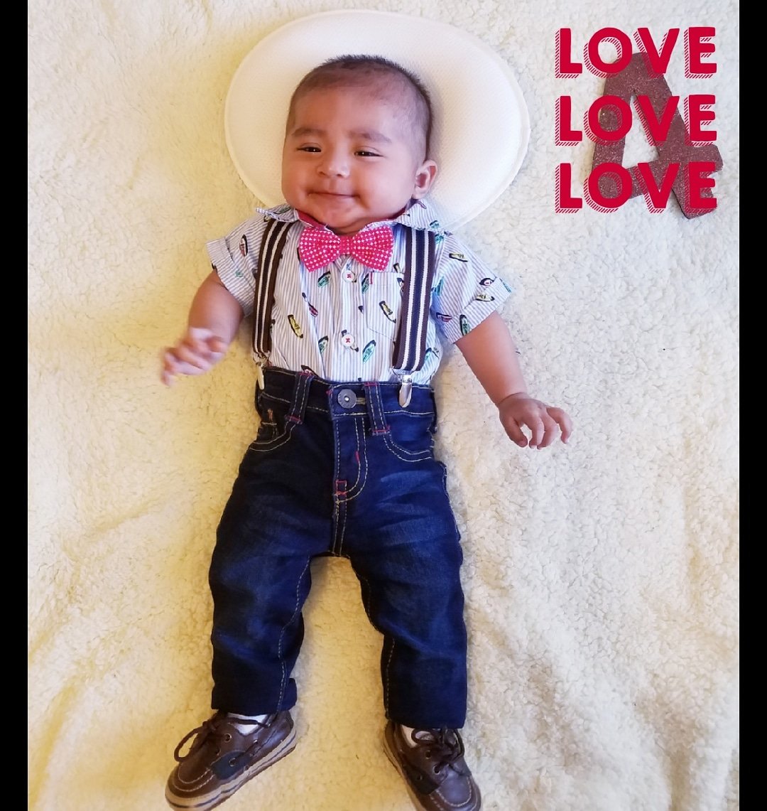 CojinMimosMex's tweet image. Que galán bebé 😍! Muchas gracias 🙏 por compartirnos sus fotos, lindo día!🌞. #bebe #cojinmimos #mimospillow #cojinparabebe #felizdia