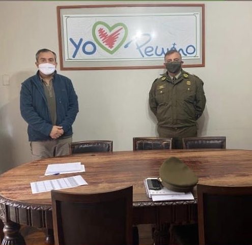 Esta mañana el Jefe de Zona de <a href="/carab_ohiggins/">Carab_Ohiggins</a> se reunió con el Alcalde de <a href="/M_Peumo/">Municipalidad Peumo</a>, para coordinar trabajo en conjunto y potenciar la seguridad de los vecinos y vecinas de la comuna #LaprevencionEsNuestraEsencia #OrdenyPatria